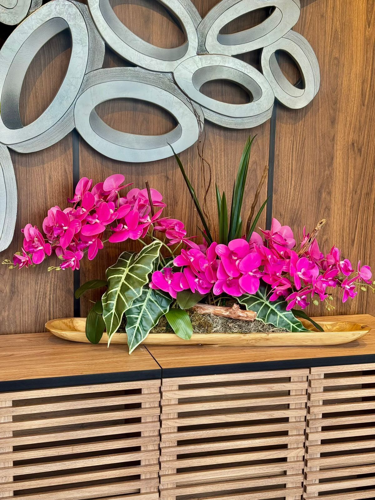 Arreglo Artificial Canoa De Orquídeas rosadas