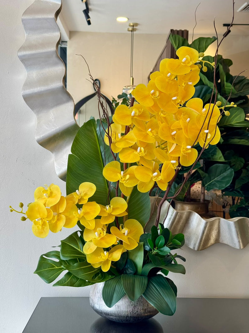 Arreglo de Orquídeas Amarillas Base Plateada